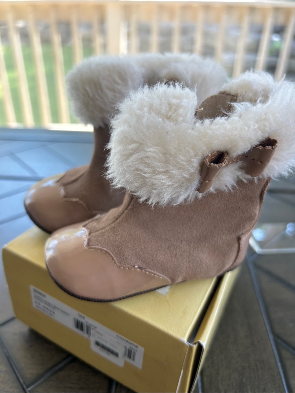 Robeez and Stride Rite baby girl booties suede faux fur bow size toddler 3 chic